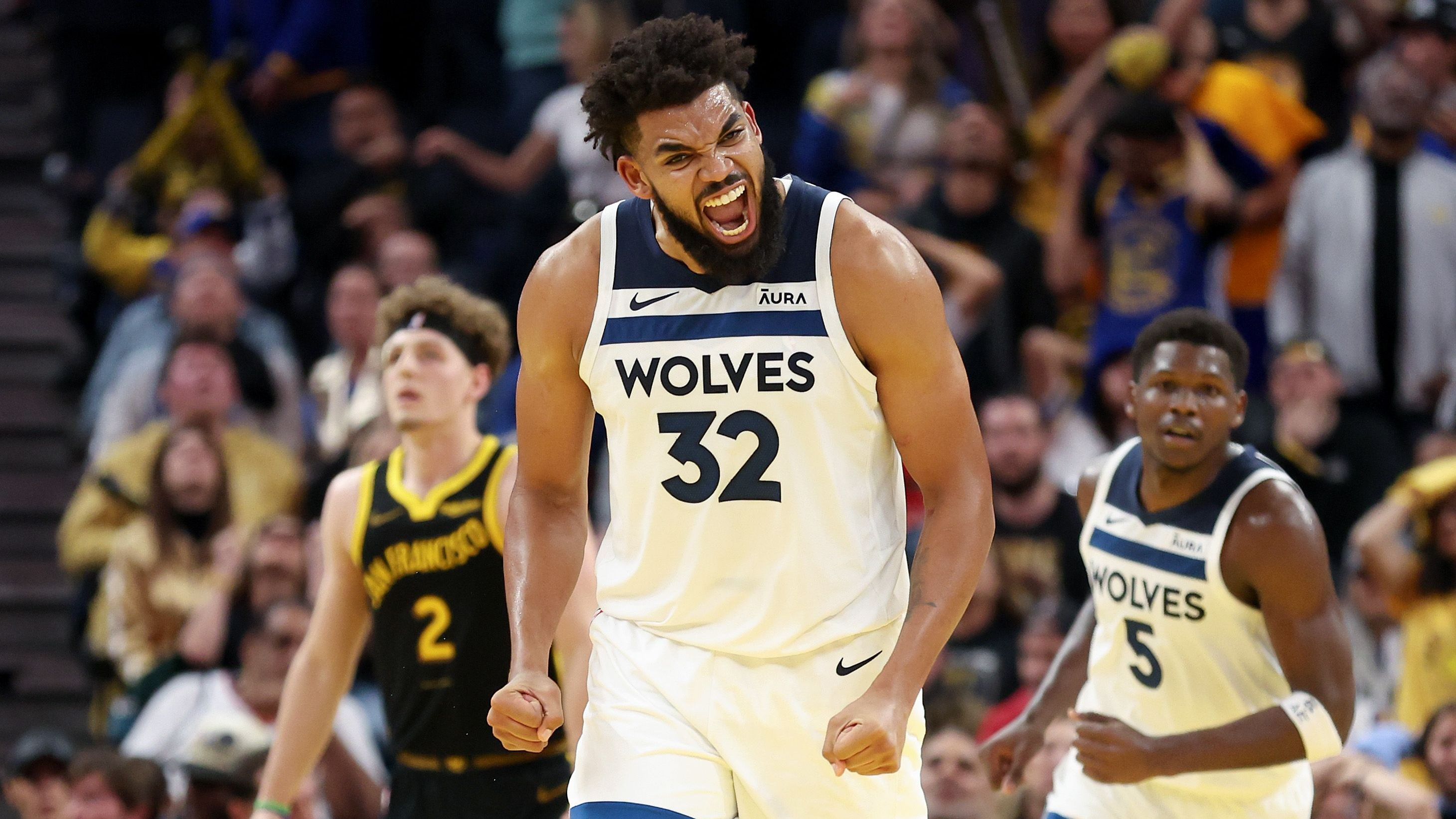 <strong>Karl-Anthony Towns (Western Conference)</strong><br>Position: Center<br>Team: Minnesota Timberwolves<br>Stats pro Spiel 2023/2024: 22,5 Punkte, 8,7 Rebounds, 3,0 Assists<br>All-Star-Teilnahmen: 4