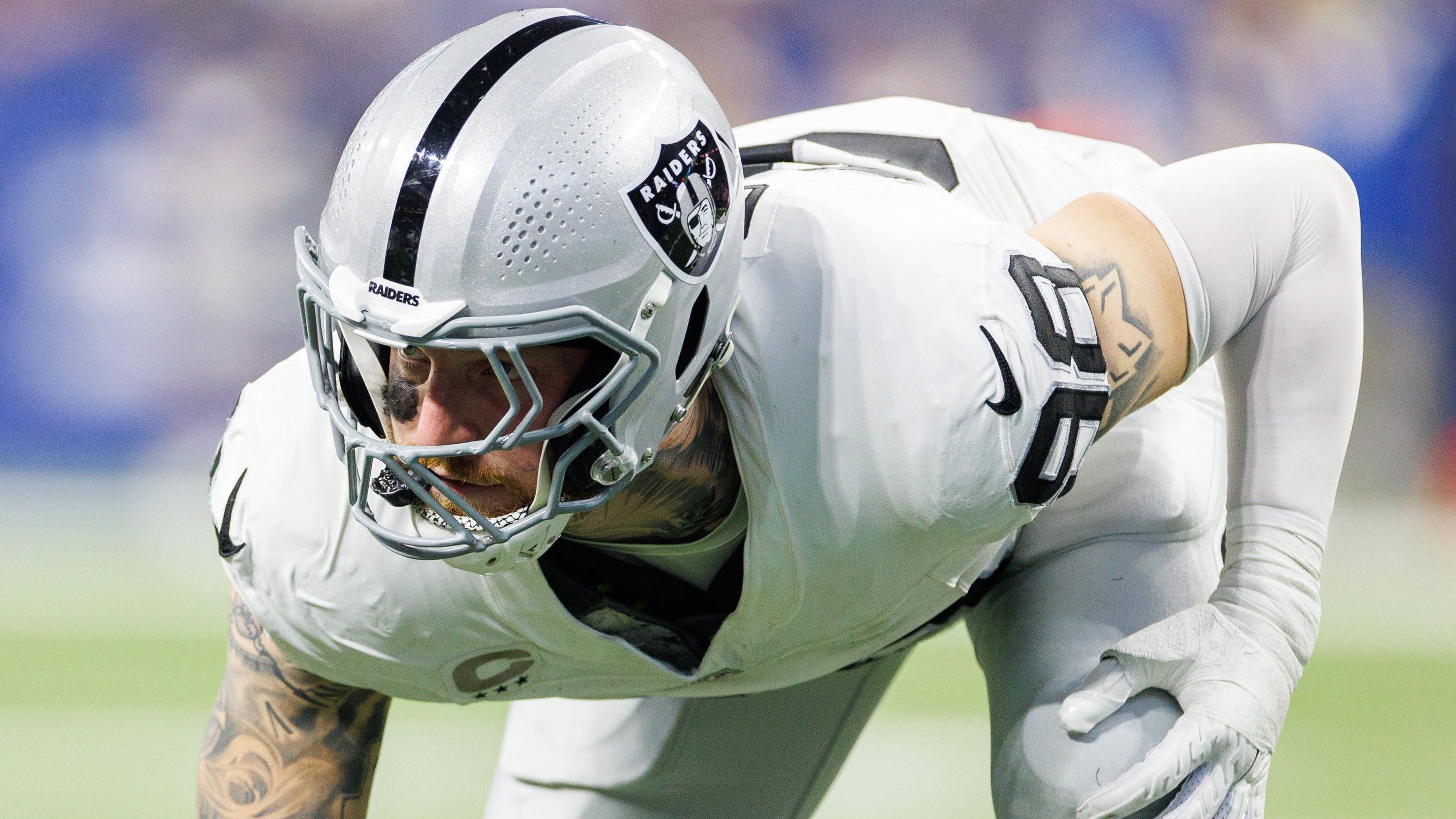 <strong>Las Vegas Raiders: Maxx Crosby</strong><br>Der nächste Defender, bitte! Ja, viele werden jetzt natürlich auf Davante Adams hinweisen. Und sicherlich auch irgendwo zurecht, schließlich ist er der wichtigste Spieler der Offense. Aber während der Receiver allmählich über seinem Peak ist, ist Crosby mittendrin. Der Pass Rusher ist ein Ausnahmespieler, wie es Adams früher bei den Packers war.