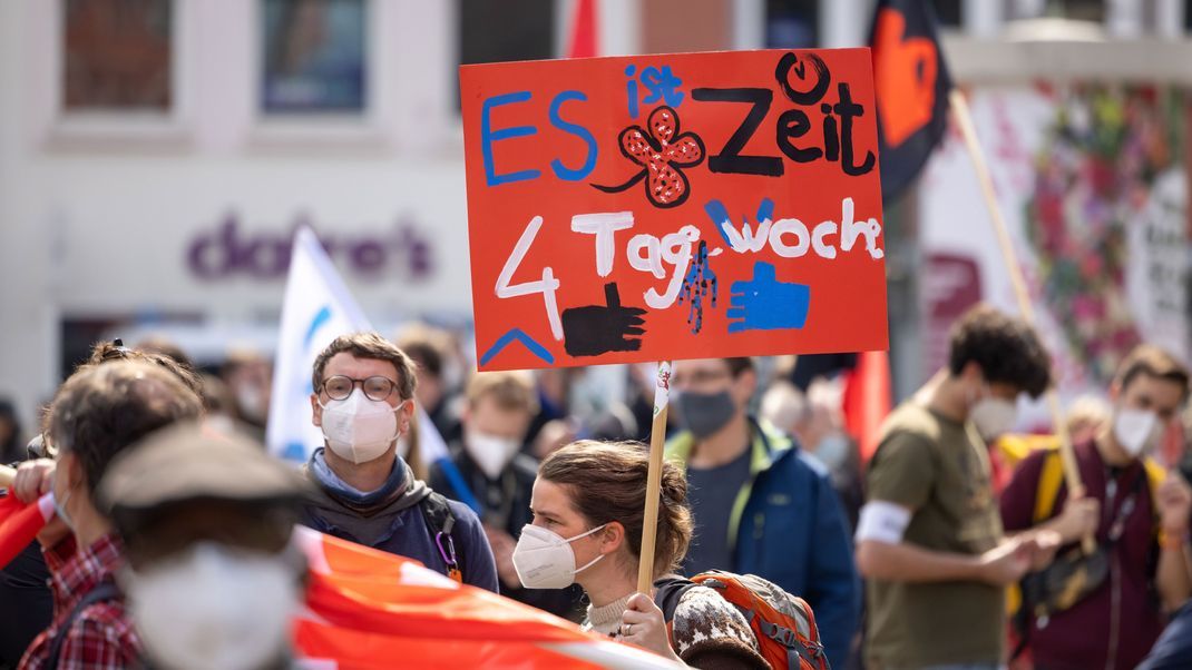 In Deutschland wurde die 4-Tage-Woche auch auf Demonstrationen regelmäßig gefordert.