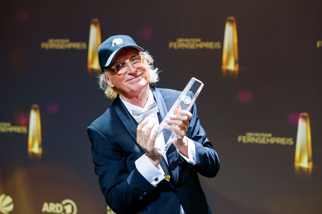 Otto Waalkes wurde bei der Verleihung des Deutschen Fernsehpreises für sein Lebenswerk ausgezeichnet.