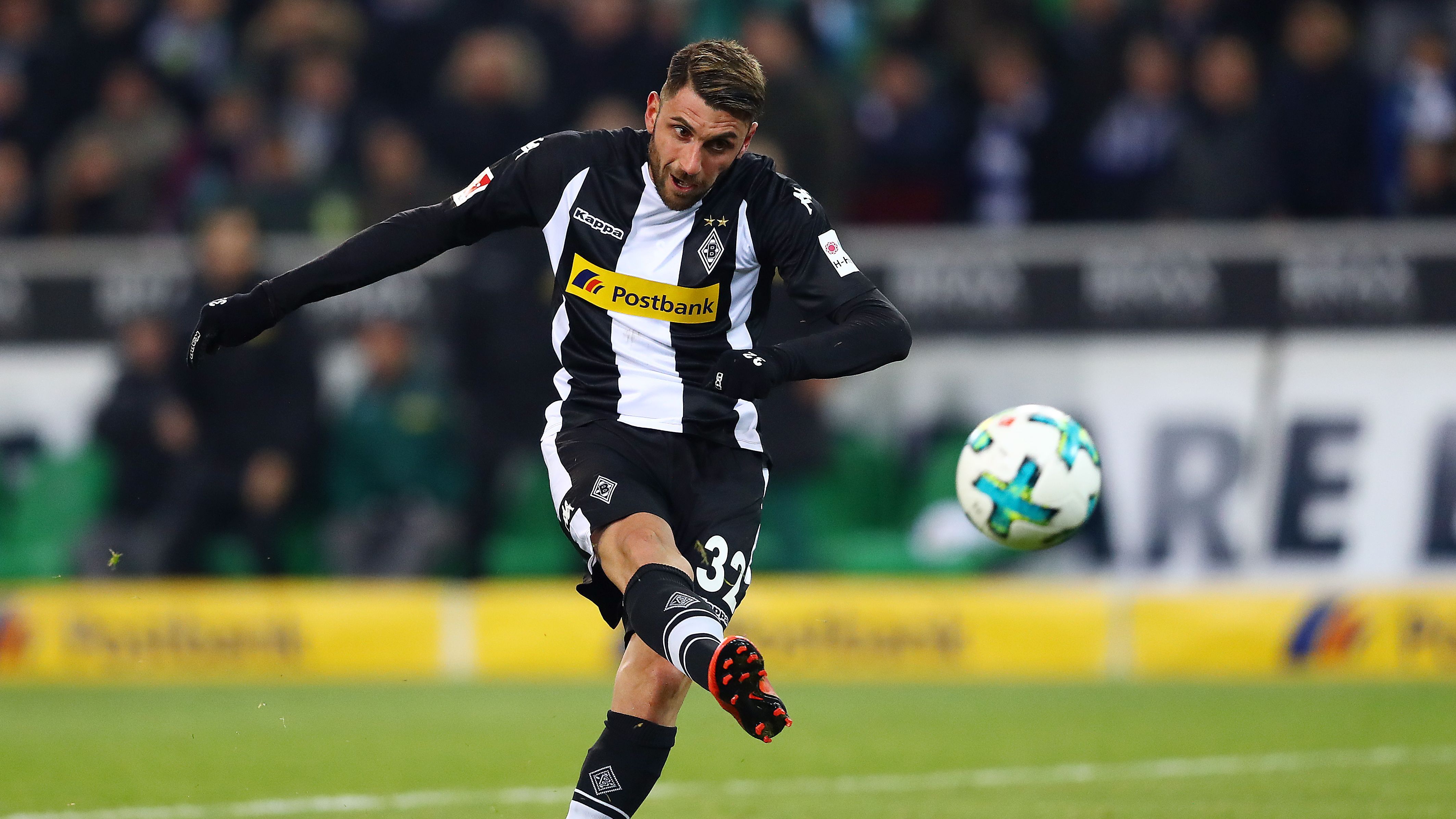 <strong>Flop-Transfer: Vincenzo Grifo</strong><br>In Freiburg gehört der Italiener zu den absoluten Leistungsträgern. In seiner Zeit bei Gladbach wollte es aber nicht so richtig klappen. Der Elfmeter-Spezialist wechselte nach einer dürftigen Saison mit lediglich 18 Einsätzen nach Hoffenheim.