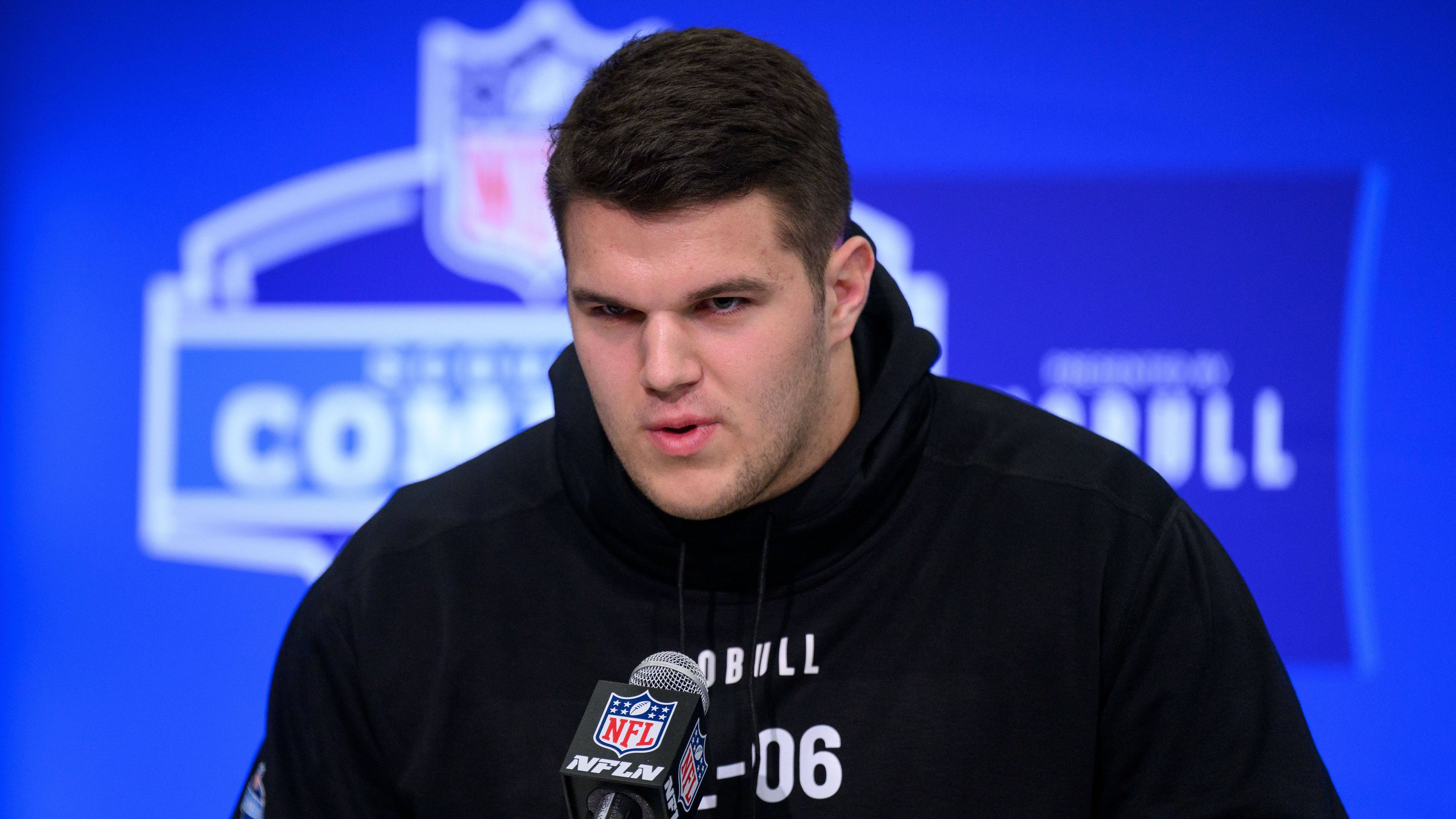 <strong>29. Pick: Detroit Lions – OL Graham Barton (Duke)</strong><br>Die Lions haben wenige klare Lücken im Kader. Ein Receiver wäre möglich, ein Quarterback ebenfalls. Aber die Lions definieren sich unter anderem über ihre Qualität in der O-Line. Barton dürfte es schwer haben, Spielzeit zu bekommen, aber könnte auf lange Sicht eine lohnenswerte Investition sein. Im Falle einer Verletzung eines Starters könnte er sofort einspringen.&nbsp;