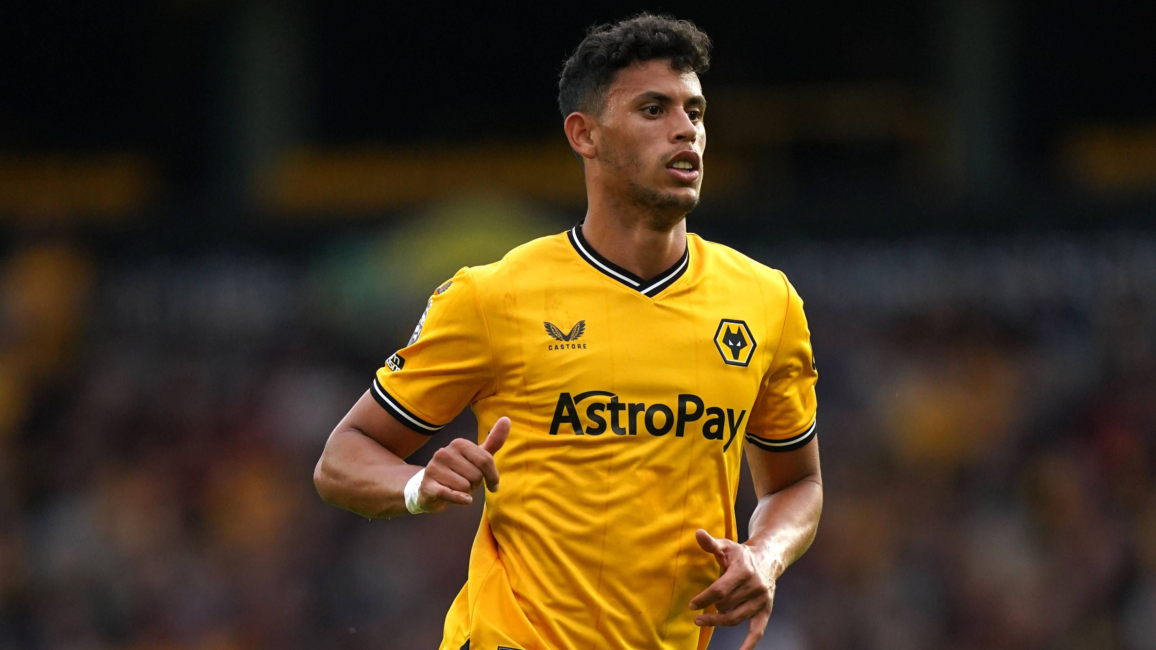 <strong>Matheus Nunes (Wolverhampton Wanderers)</strong><br>Der englische Meister Manchester City hofft wohl auf einen späten Transfer von Matheus Nunes vom Premier-League-Kontrahenten Wolverhampton. Der 25-jährige Portugiese soll laut "The Athletic" auf einen Wechsel zu ManCity drängen und habe zuletzt sogar das Training der Wolves geschwänzt. Als Ablöse sind wohl um die 60 Millionen Euro im Gespräch.&nbsp;