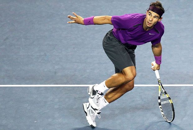 
                <strong>Oktober 2011, Knieprobleme </strong><br>
                Und wieder plagen Nadal Knieschmerzen. 
              
