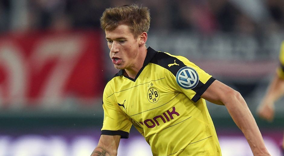 
                <strong>Erik Durm</strong><br>
                Erik Durm: Der Außenverteidiger kam kurz vor dem Ende für Schmelzer in die Begegnung und ließ in der Defensive nichts mehr anbrennen. Offensiv konnte und musste er beim Stand von 3:0 keine Akzente mehr setzen. ran.de-Note: 3
              