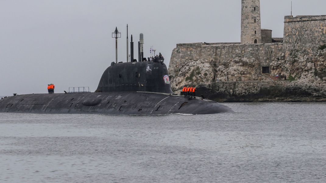 Russland entsendet Kriegsschiffe nach Kuba und steht somit nur 170 Kilometer vor der Grenze zu den USA.