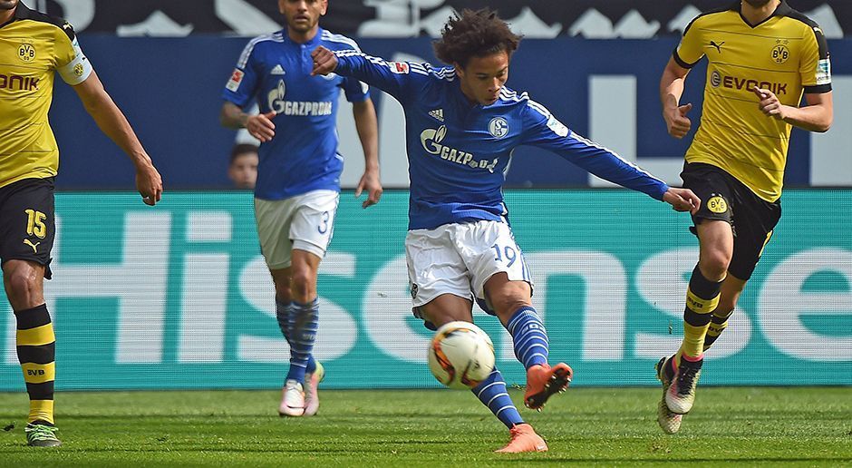 
                <strong>Leroy Sane</strong><br>
                Leroy Sane: Das Eigengewächs sorgte in der 32. Minute für die erste Schalker Großchance. Sein Fernschuss landete am Pfosten. Passte sich in der ersten Halbzeit ansonsten dem Spielniveau an. Beim 1:1 dann hellwach und mit dem nötigen Willen. Spielte aufopferungsvoll, dribbelte sich jedoch häufig fest. Seine Sprints waren dennoch die größte Gefahr im Schalker Spiel – mal wieder. ran-Note: 2-
              
