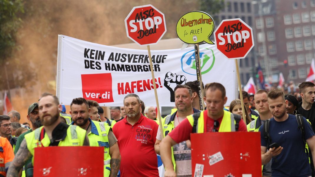 Warnstreik von Beschäftigten im Hamburger Hafen (Archivbild).