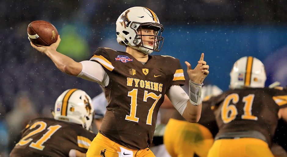 
                <strong>3. Pick - New York Jets: QB Josh Allen</strong><br>
                Warum haben die Jets wohl hochgetradet? Logisch, um einen der drei zu bekommen. Darnold und Barkley sind weg, also wird es Allen. Mit Josh McCown hat Allen einen perfekten Mentor und einen Ersatzmann, sollte Bridgewater hinter den Erwartungen zurückbleiben. Dass Allen zu Beginn schon zum Einsatz kommt, ist nicht zu erwarten.
              