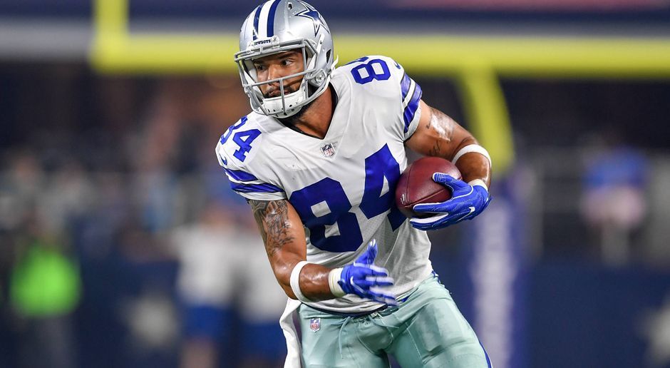 
                <strong>10. Dallas Cowboys</strong><br>
                Kein Sportteam ist laut Forbes wertvoller als die Dallas Cowboys. Und kein großes Team tritt sonst mit der markanten Kombination aus weiß-blauem Jersey und blass-türkiser Hose an. Dazu kommt der klassisch silberne Helm mit dem Lone Star. Unverwechselbar! Aber für die Plätze ganz vorne fehlt es an Klasse.
              