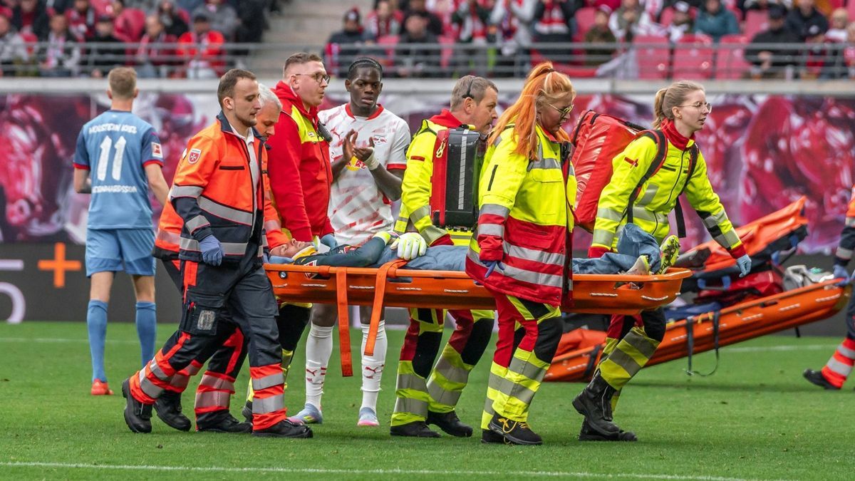 Gulacsi war auf einer Trage abtransportiert worden