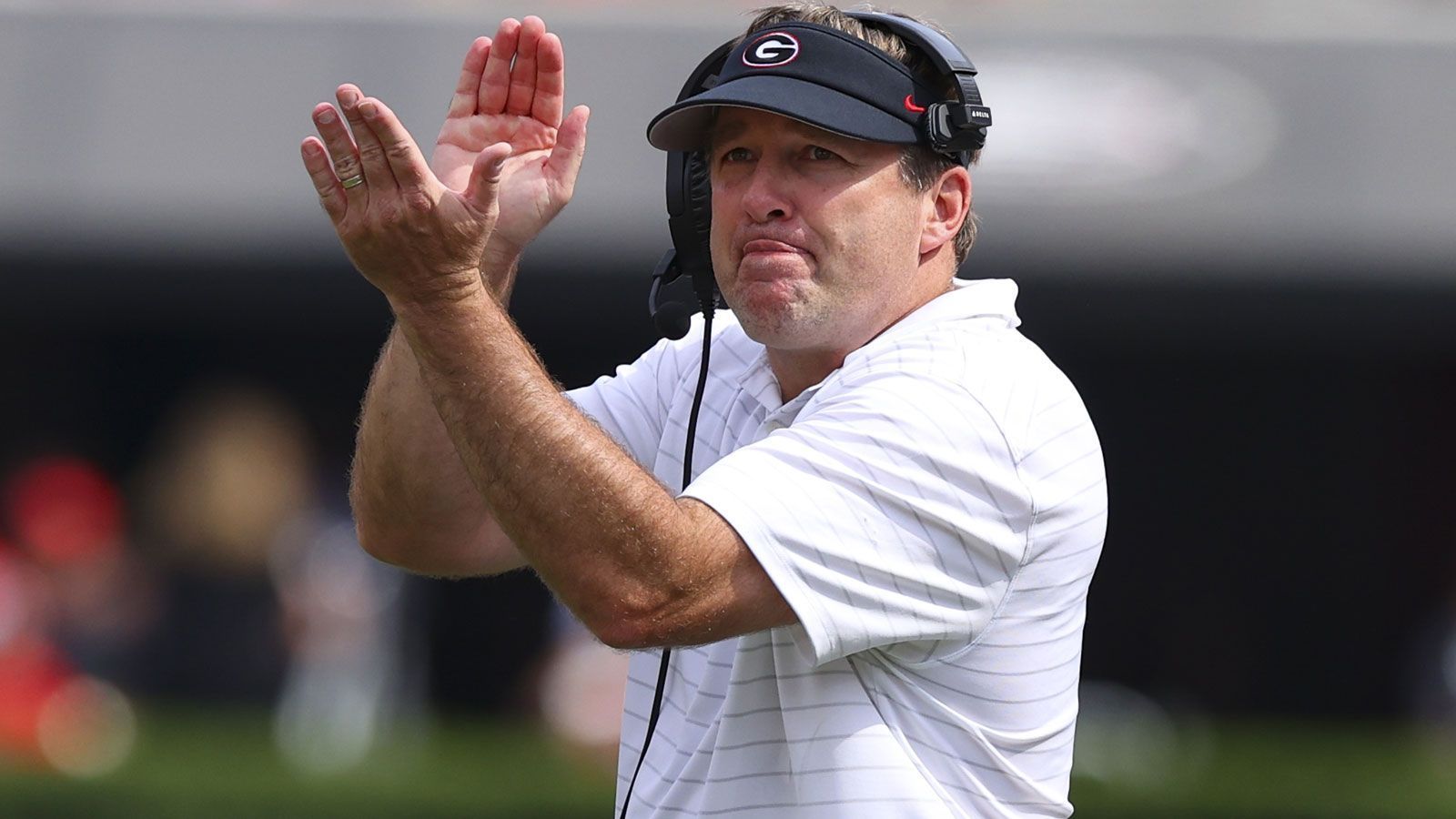 
                <strong>Platz 3: Kirby Smart (University of Georgia)</strong><br>
                &#x2022; Jahresgehalt: 11.250.000 US-Dollar<br>&#x2022; Head Coach seit: 2016<br>&#x2022; Conference: SEC<br>
              