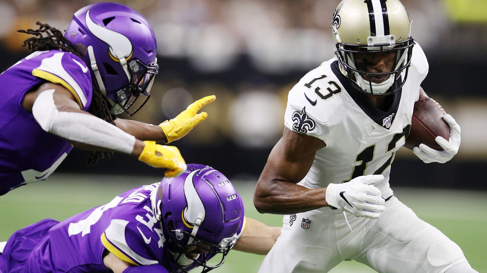 
                <strong>8. Michael Thomas (New Orleans Saints)</strong><br>
                Von Platz zwei im letzten Jahr stürzte Thomas im ESPN-Ranking auf Platz acht ab. In einer von Verletzungen und Querelen überschatteten Saison 2020 konnte er nicht an seine überragenden Leistungen der Vorjahre anschließen. Der 28-Jährige ist aber nach wie vor ein absoluter Top-Receiver. Allerdings muss sich in der kommenden Saison zeigen, was er ohne die Pässe von Quarterback Drew Brees leisten kann.
              