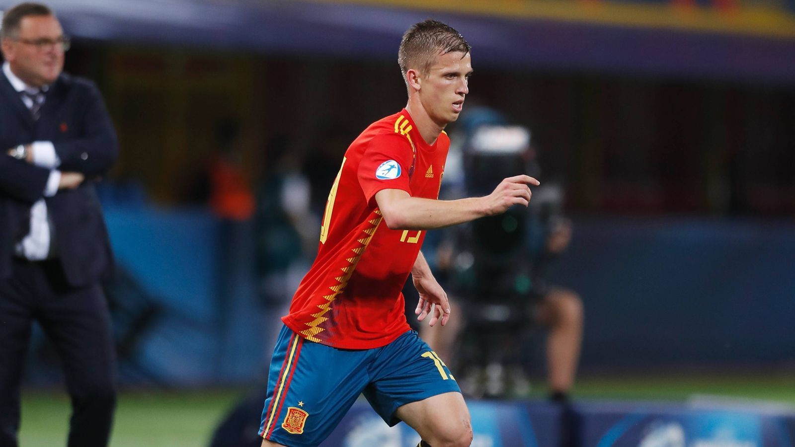 
                <strong>Dani Olmo</strong><br>
                Wechselt auch Dani Olmo in die Bundesliga? Der offensive Mittelfeldspieler glänzt bei der EM, bereitete für Spanien in zwei Spielen ein Tor vor und erzielte einen Treffer selbst. In Kroatien kam er für Dinamo Zagreb in 25 Ligaspielen auf acht Tore und drei Vorlagen. 
              