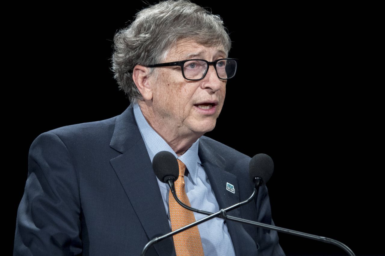 Bill Gates gründete als 19-Jähriger das Unternehmen Microsoft. Er entwickelte Software, die heute auf der ganzen Welt genutzt wird. 