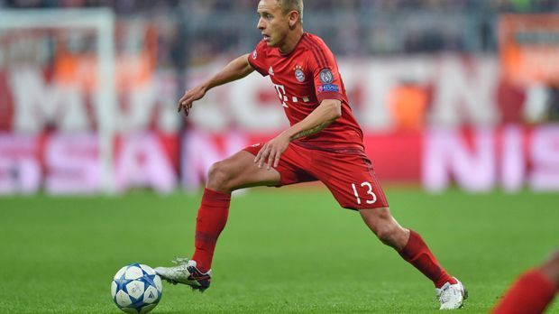 
                <strong>Rafinha</strong><br>
                Rafinha: Ein typischer Rafinha. Nach hinten gewohnt zweikampfstark, nach vorne zurückhaltend, aber immer anspielbar - und die Absicherung für zunächst Coman, später Costa. Kein Alaba, aber geliebt im eigenen Team, gehasst vom Gegner. ran-Note: 2
              