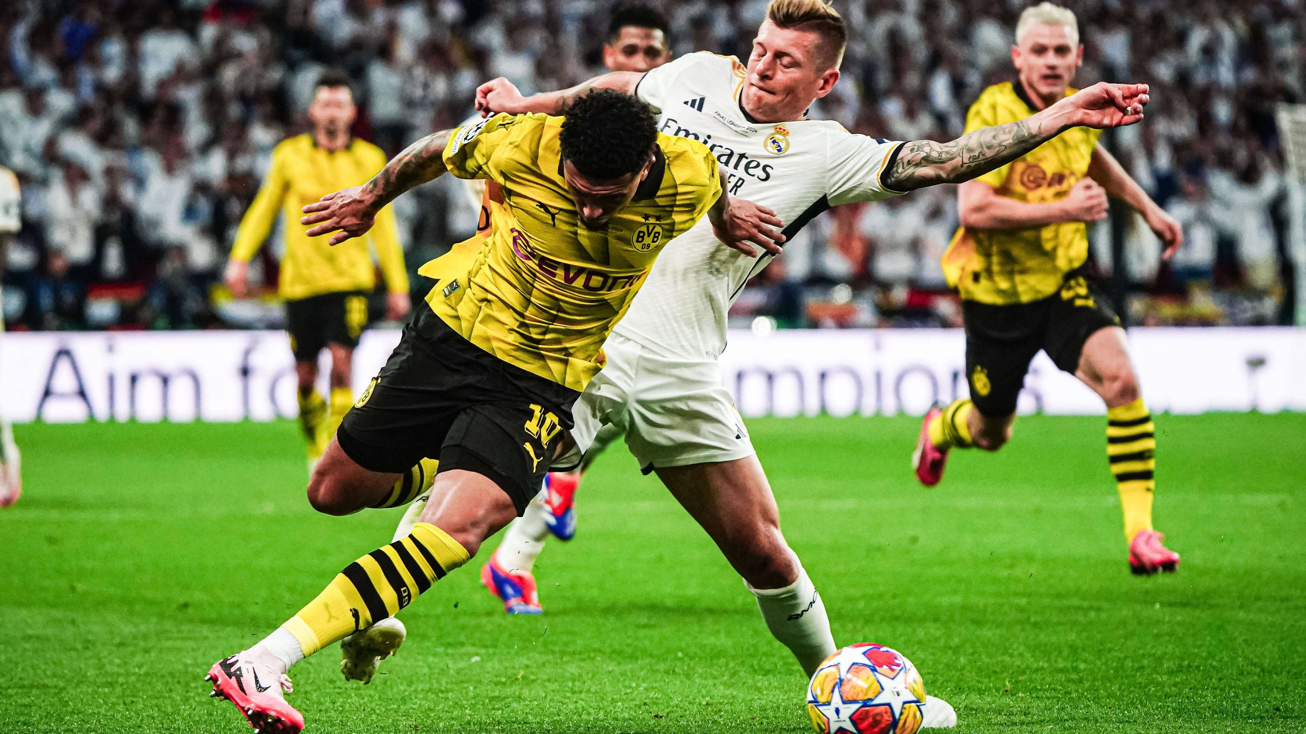 <strong>Die Noten der BVB- und Real-Stars</strong><br>Borussia Dortmund hat die Überraschung im Champions-League-Finale verpasst. Trotz starker erster Halbzeit und klarer Überlegenheit gegen Real Madrid gab der BVB die Partie nach der Pause noch aus der Hand und unterlag dem nun 15-maligen Titelträger am Ende im ausverkauften Londoner Wembley-Stadion mit 0:2 (0:0). <em><strong>ran</strong></em> hat die Spieler beider Mannschaften benotet.