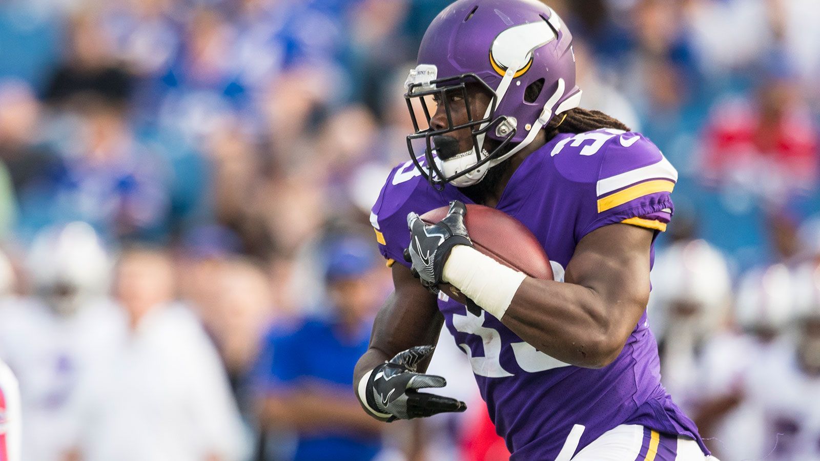 
                <strong>Dalvin Cook (Minnesota Vikings)</strong><br>
                Auch in dieser Saison klebt dem Zweitrundenpick von 2017 das Pech an den Füßen. Aufgrund von Verletzungen kam Cook erst in vier Spielen zum Einsatz und konnte dabei noch nicht nachhaltig überzeugen. 187 Yards bei 46 Versuchen und kein Touchdown stehen für den 23-Jährigen zu Buche.
              