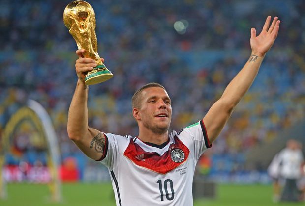 
                <strong>Platz 12: Lukas  Podolski (12,0 Mio.)</strong><br>
                "Prinz Poldi" liegt mit 12,0 Millionen Euro knapp vor Gomez. Der Stürmer vom FC Arsenal spielte während der WM nur eine eher untergeordnete Rolle.
              