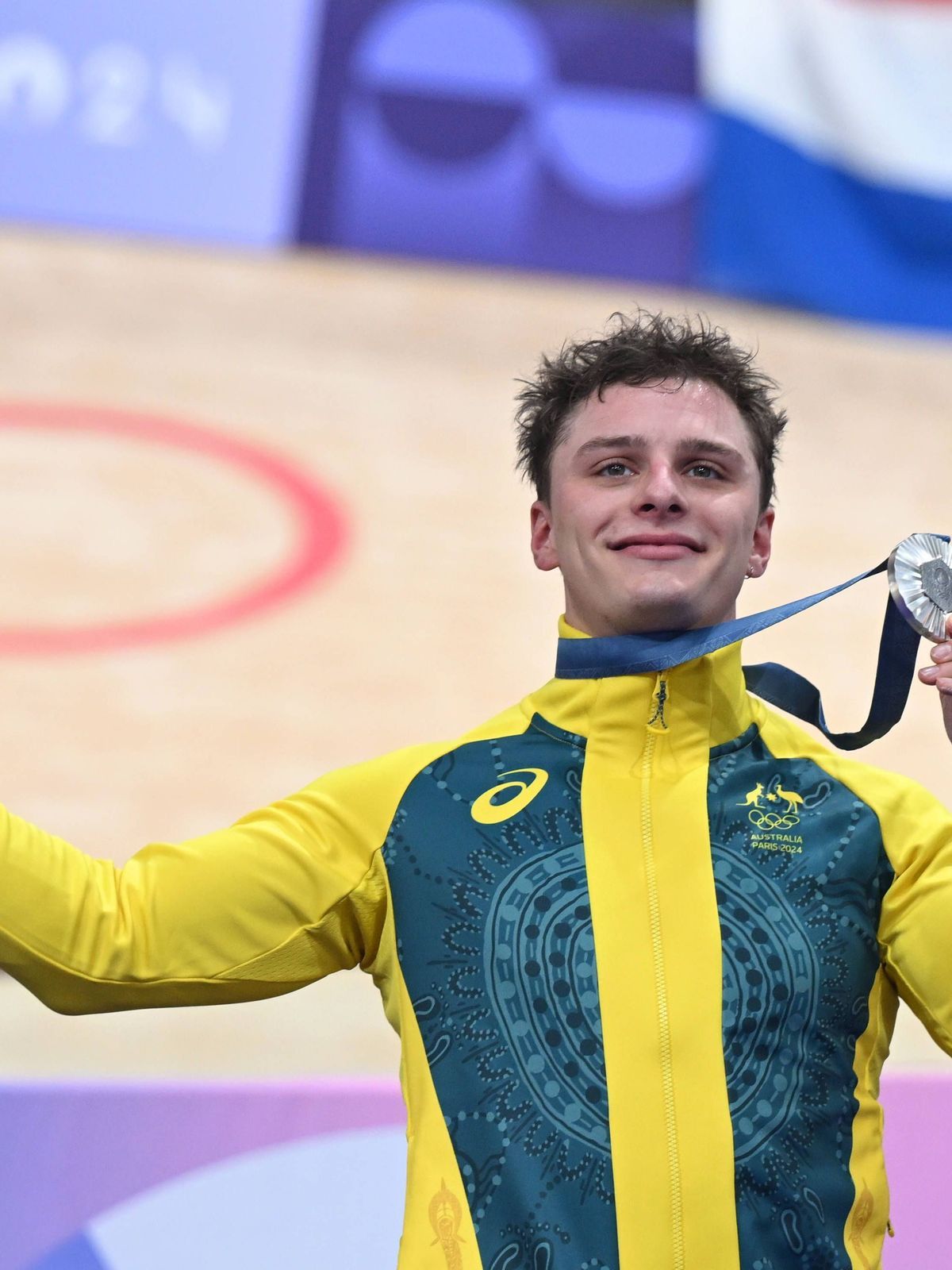 OLY24 CYCLING, Matthew Richardson of Australia displays his medal following the Mens Keirin Final at the National Velodrome in Montigny-le-Bretonneux as part of the 2024 Paris Olympic Games, Olympi...