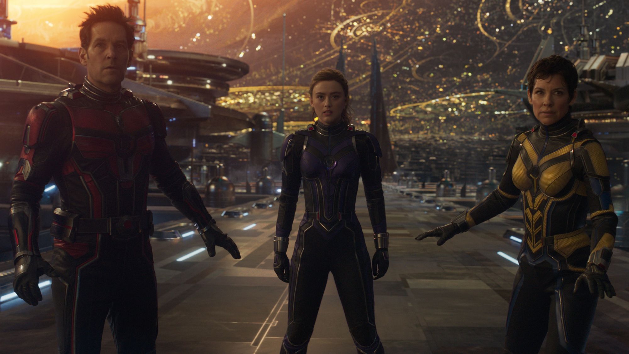 Paul Rudd, Kathryn Newton und Evangeline Lilly in "Marvel Studios' ANT-MAN AND THE WASP: QUANTUMANIA"