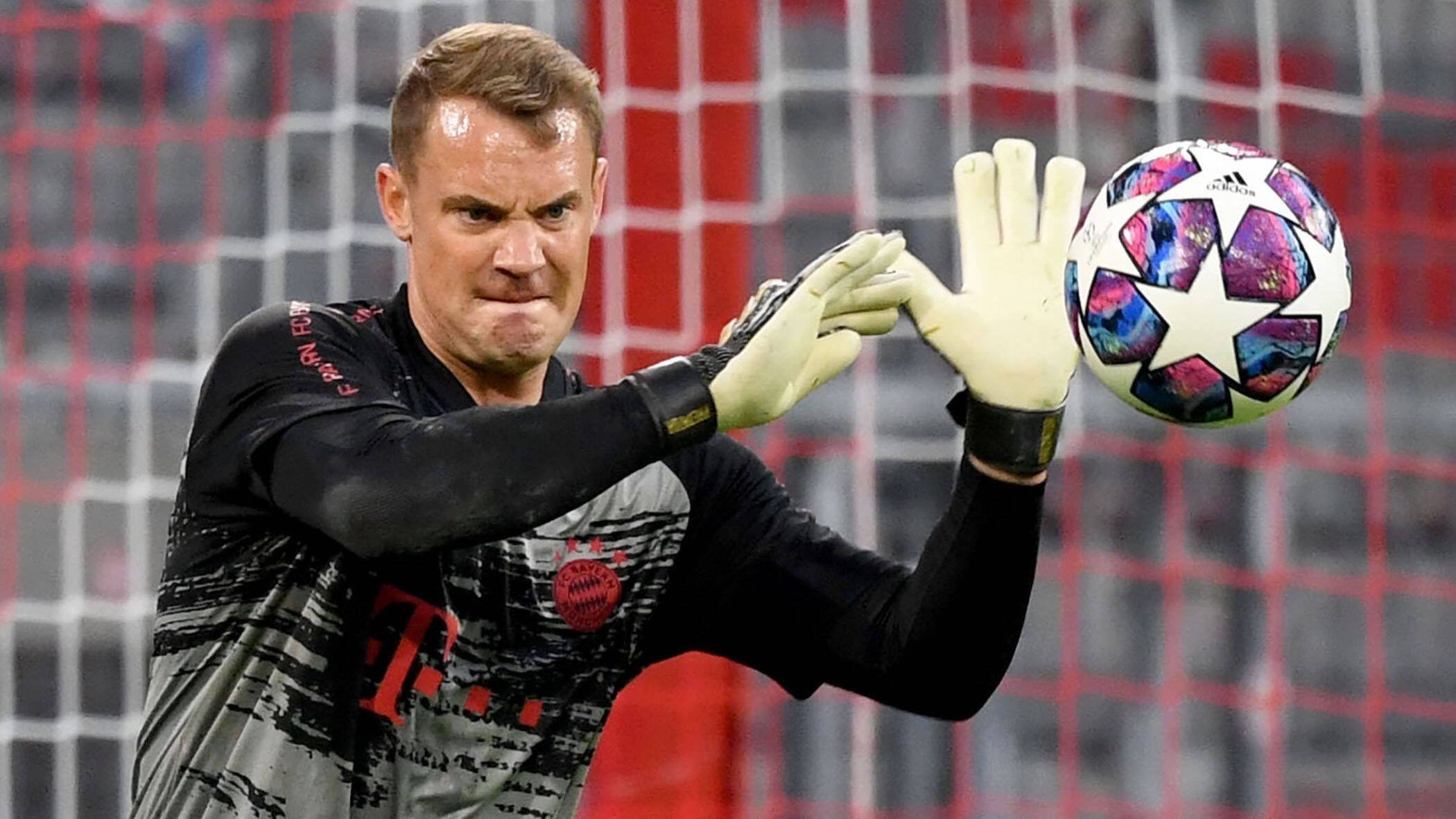 
                <strong>Manuel Neuer</strong><br>
                Der Torhüter erwischt einen schwachen Tag. Beim Gegentreffer zum 1:2 lässt er den Ball unsauber abprallen, sodass Tammy Abraham den Ball in das Tor schieben kann. Überhaupt agiert er unsicherer als sonst, lässt zum Beispiel den ersten Torschuss von Chelsea nach 25 Minuten zur Ecke abprallen und war auch beim Abseitstor von London nicht zur Stelle. Ansonsten bekam er nicht viel auf sein Tor. ran-Note: 5  
              