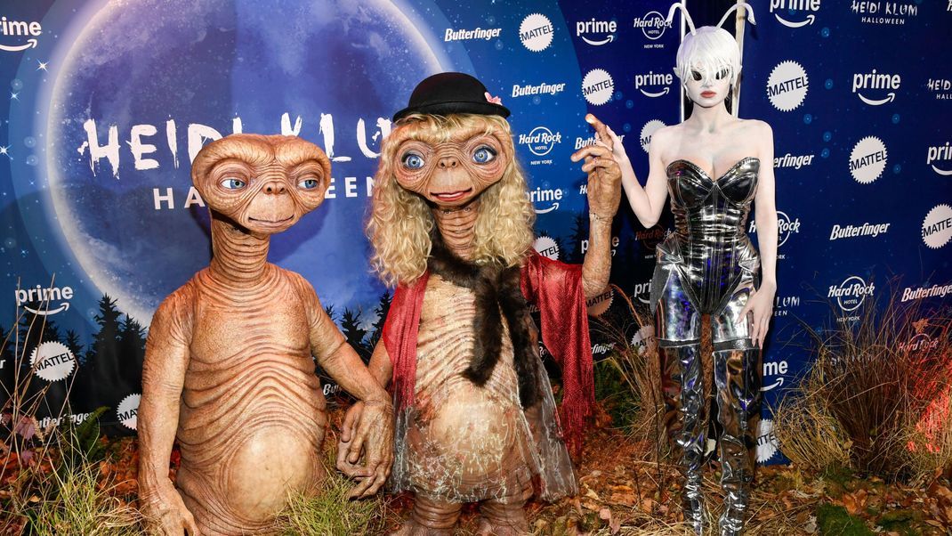 Queen of Halloween 2024 Die besten Kostüme von Heidi Klums legendärer