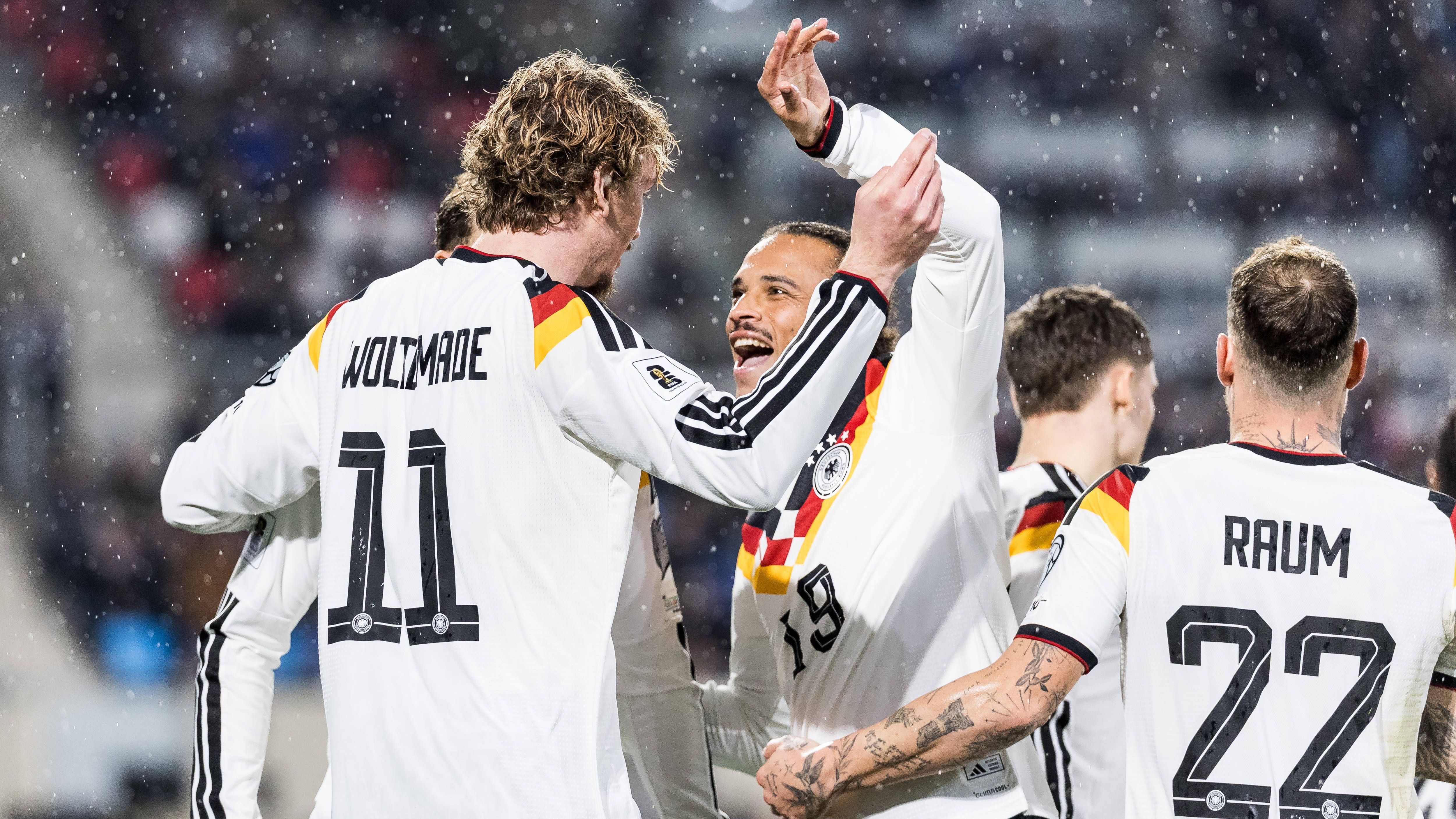 <strong>Deutschland</strong><br>In einem "Endspiel" gegen die Slowakei feierte die DFB-Auswahl einen Kantersieg. Mit einem 6:0 im letzten Gruppenspiel fixierte die deutsche Elf den Gruppensieg und das WM-Ticket. Comebacker Leroy Sane erzielte einen Doppelpack und hatte einen großen Anteil an der Qualifikation des Weltmeisters von 2014.