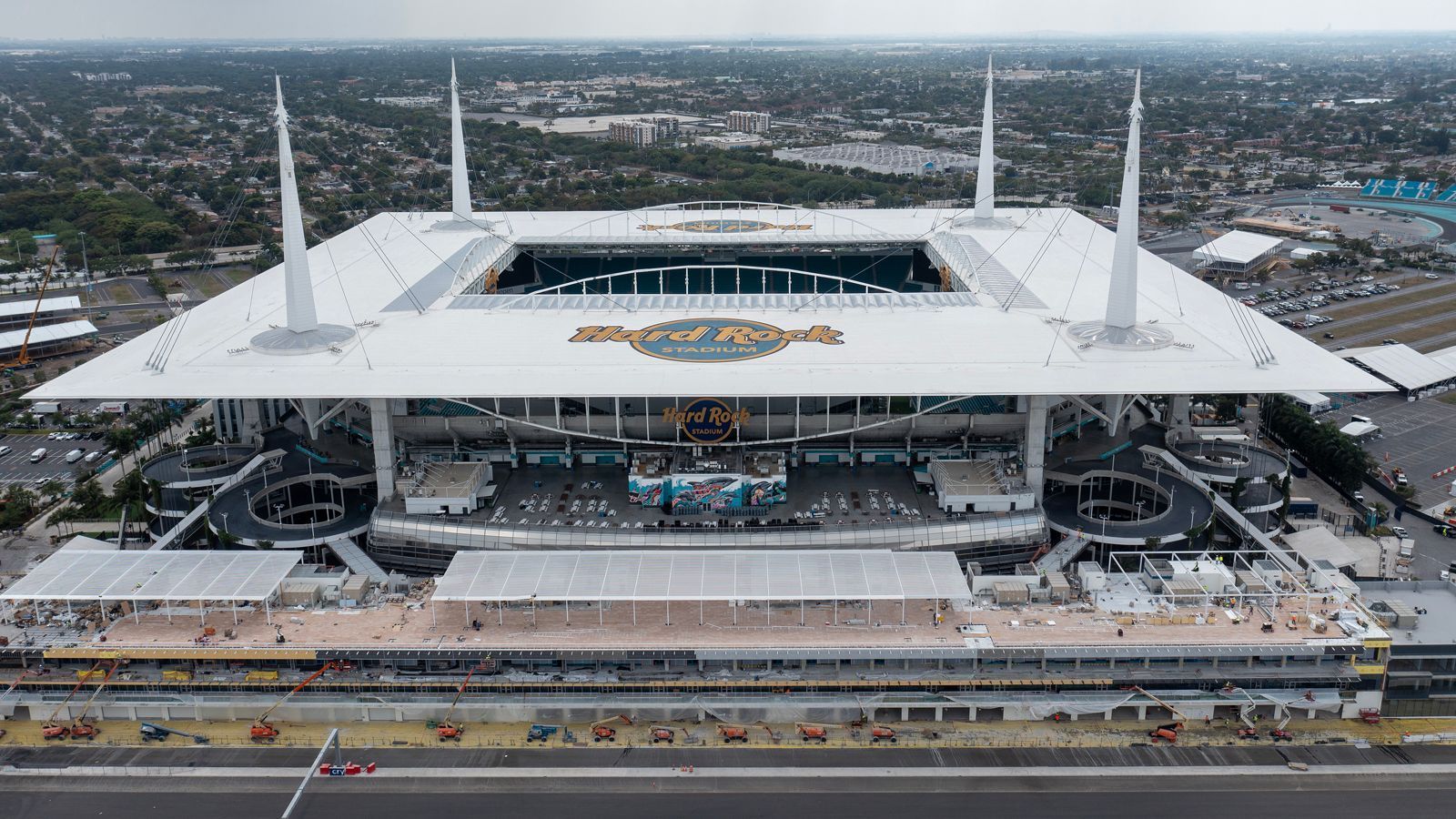 <strong>Miami (elf Super Bowls ausgetragen)</strong><br>
                • Stadien:&nbsp;Hard Rock Stadium (1989, 1995, 1999, 2007, 2010, 2020),&nbsp;Orange Bowl (1968, 1969, 1971, 1976, 1979)