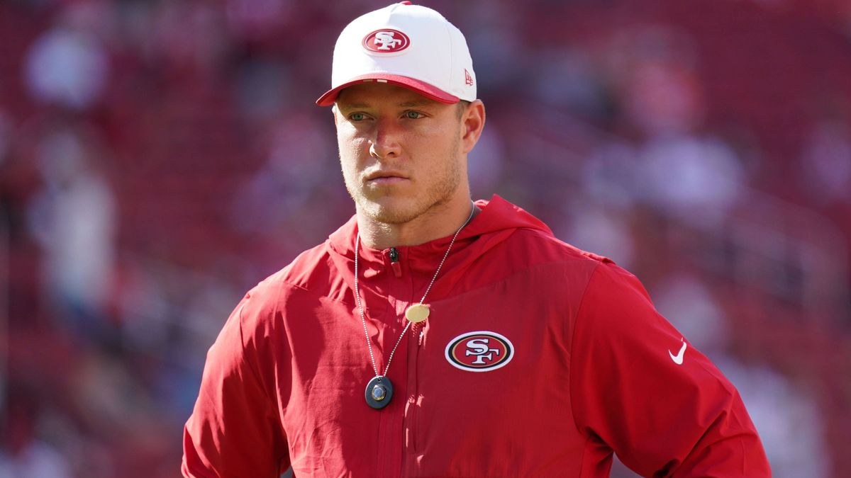NFL, American Football Herren, USA Denver Broncos at San Francisco 49ers Aug 9, 2025; Santa Clara, California, USA; San Francisco 49ers running back Christian McCaffrey (23) warms up before the gam...