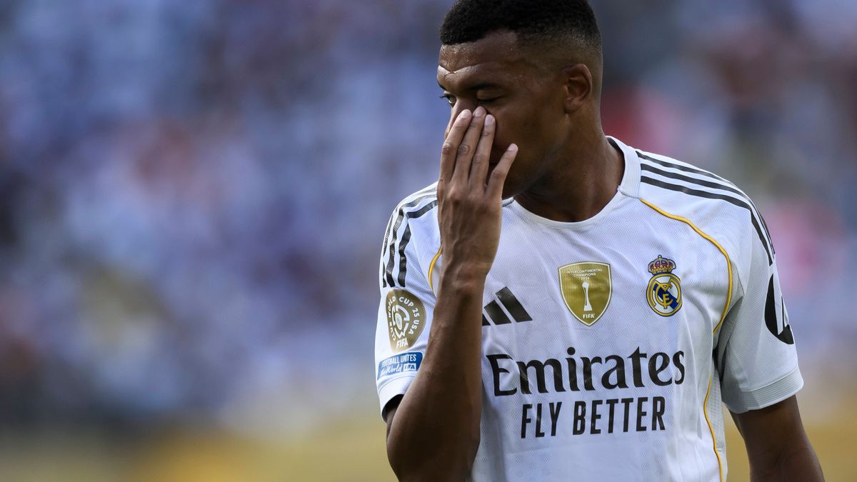 Paris Saint-Germain FC v Real Madrid CF - FIFA Club World Cup Kylian Mbappe of Real Madrid CF looks dejected during the FIFA Club World Cup semi final football match between Paris Saint-Germain FC ...