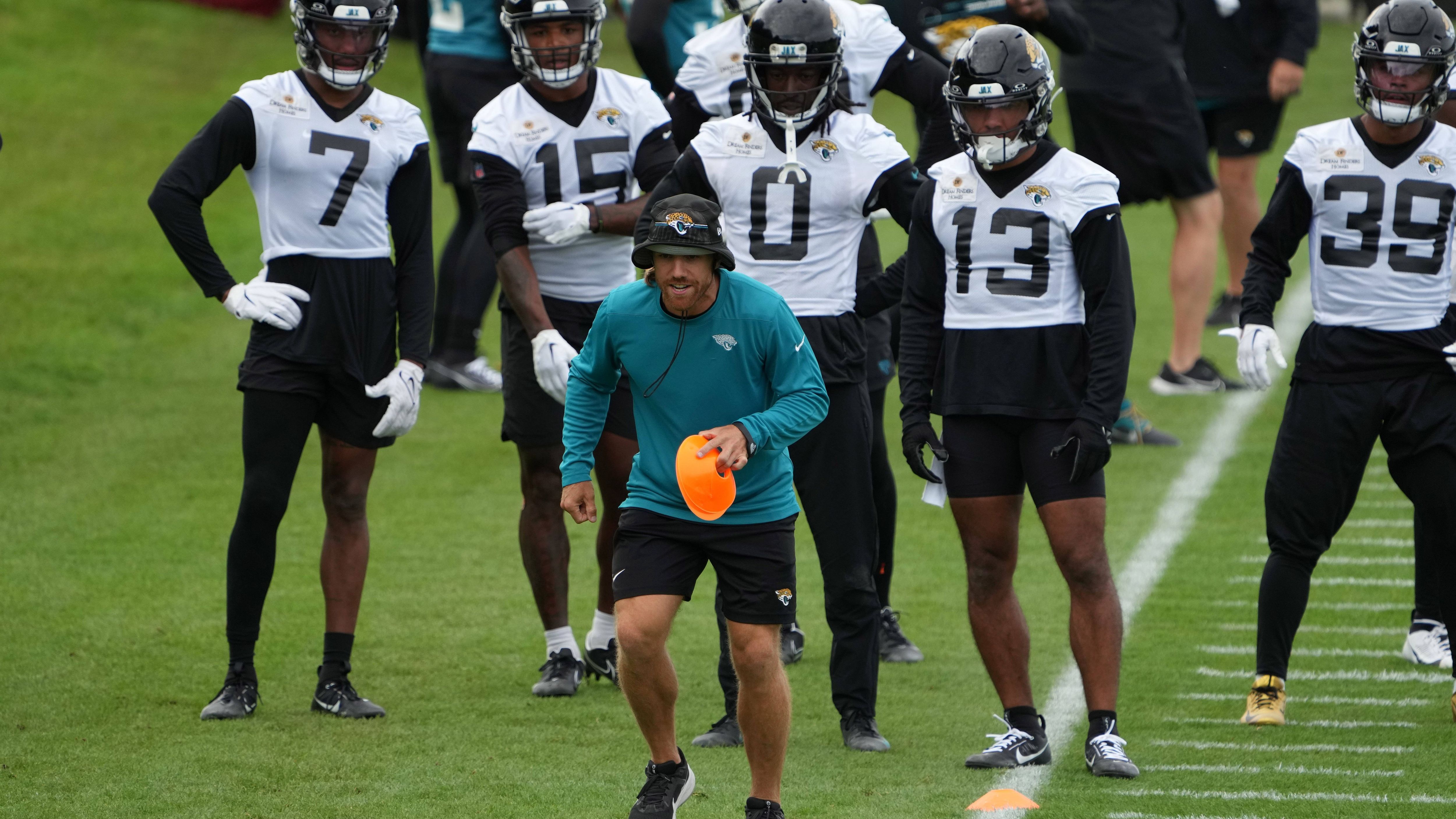 <strong>Jacksonville Jaguars<br></strong>14 Verletzte:<br>Ventrell Miller, Jaylon Moore, Parker Washington, Christian Braswell, Nathan Rourke, Zay Jones, Walker Little, Cooper Hodges, Gregory Junior, Andre Cisco, Tyson Campbell, Yasir Abdullah, DaVon Hamilton, JaMycal Hasty