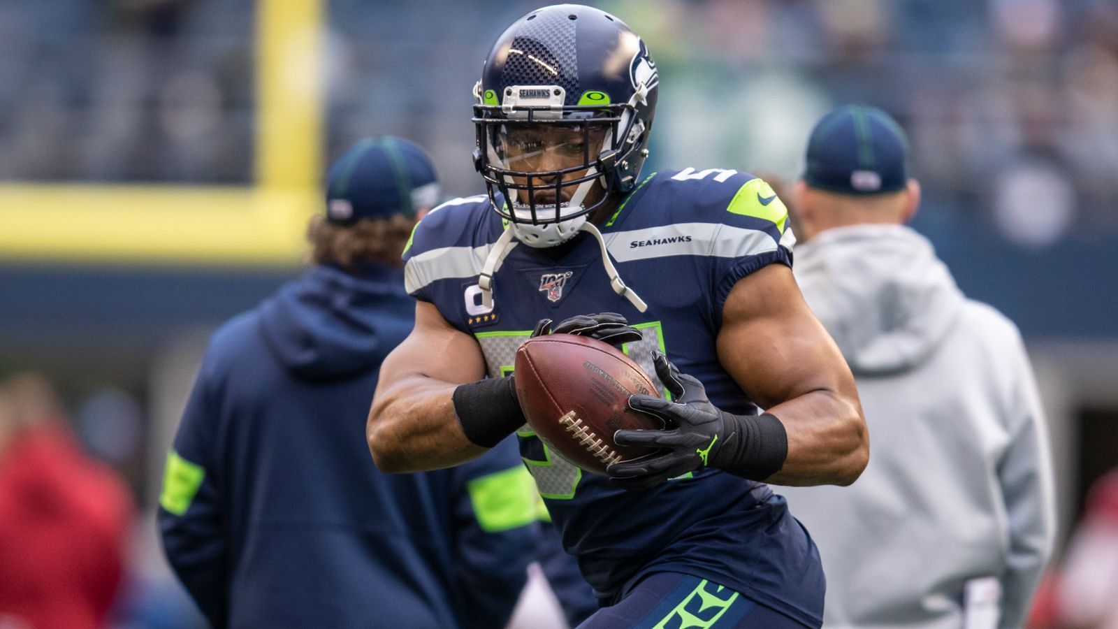 
                <strong>Defense: Inside/Middle Linebacker</strong><br>
                Bobby Wagner, Seattle Seahawks (im Bild) -Fred Warner, San Francisco 49ers
              