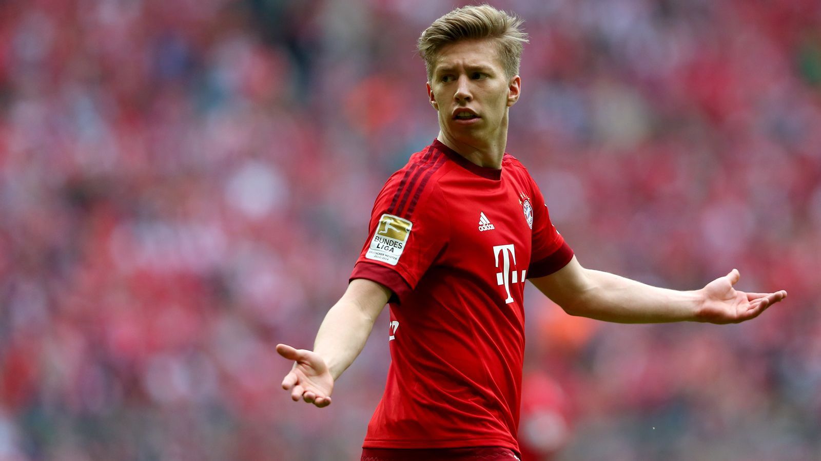 
                <strong>Mitchell Weiser</strong><br>
                Die bisherigen Karrieren von Sinan Kurt und Mitchell Weiser weisen durchaus Parallelen auf. So spielte auch der Leverkusener zunächst für den FC Bayern und anschließend bei Hertha BSC. Rechtsverteidiger Weiser aber stellte sich sowohl in München als auch in Berlin offenbar deutlich besser an, war bei der Hertha in den letzten Jahren Stammspieler. In München durfte der Sohn des früheren Bundesliga-Profis Patrick Weiser bis zu seinem Abgang im Sommer 2015 auch immerhin 21 Mal für die Profis ran, holte unter anderem drei Meistertitel und zwei Pokalsiege mit dem deutschen Rekordmeister.
              