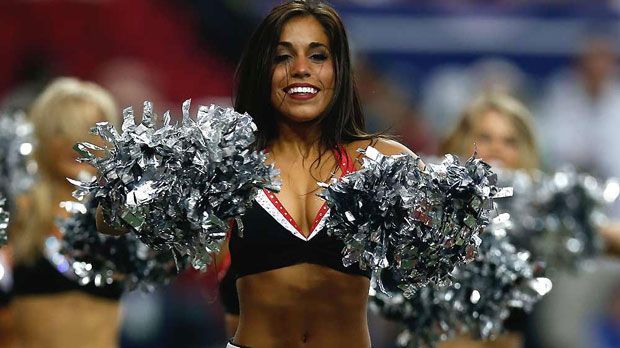 
                <strong>Heiße Einblicke - die Cheerleader der NFL</strong><br>
                Die Cheerleaders feuern ihre Mannschaften an, bis die Puschel "glühen"
              