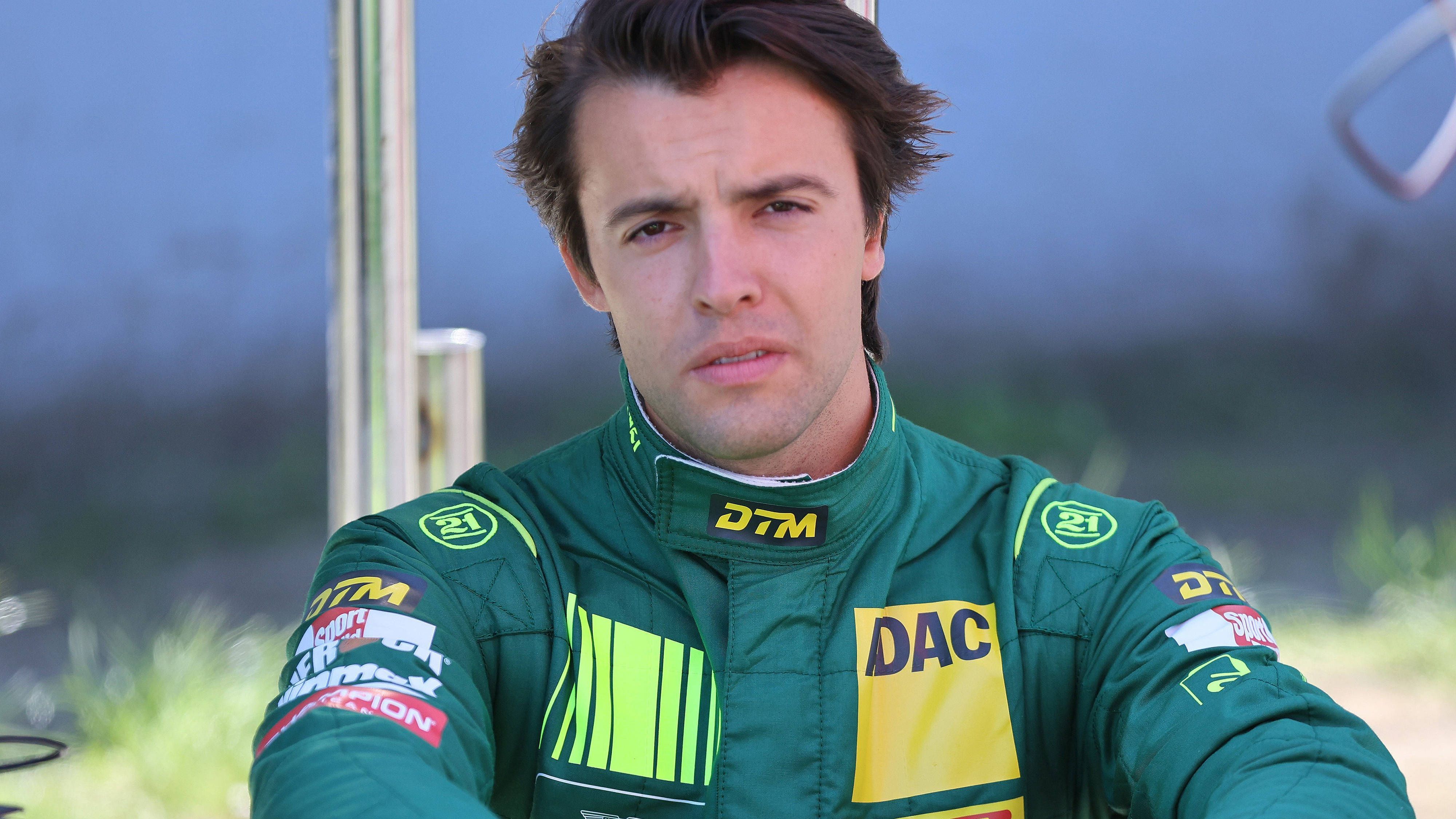 <strong>Platz 23: Magnus Gilles (Comtoyou Racing - Aston Martin)</strong><br>Auch Gilles bekleckerte sich nicht mit Ruhm. Aber immerhin kam er am Sonntag im Ziel an. Mit 16 Sekunden Rückstand auf den VORLETZTEN. In den Quali-Sessions ist er näher am Rest als Baert. Aston Martin hat einiges an Arbeit vor sich. Ein kleiner Hoffnungsschimmer waren die <a href="https://www.ran.de/sports/motorsport/dtm/news/dtm-test-zandvoort-ueberraschende-aston-martin-bestzeit-pech-fuer-auer-537956">Testtage im niederländischen Zandvoort</a>. Die Zeiten dort waren überraschend gut.