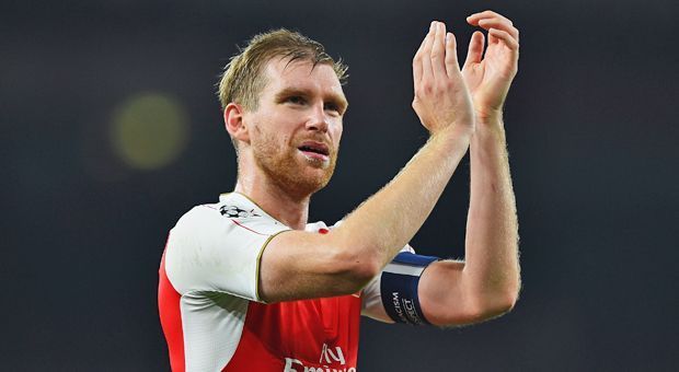 
                <strong>IV: Per Mertesacker</strong><br>
                FC Arsenal (2011 bis heute - 209 Spiele)
              