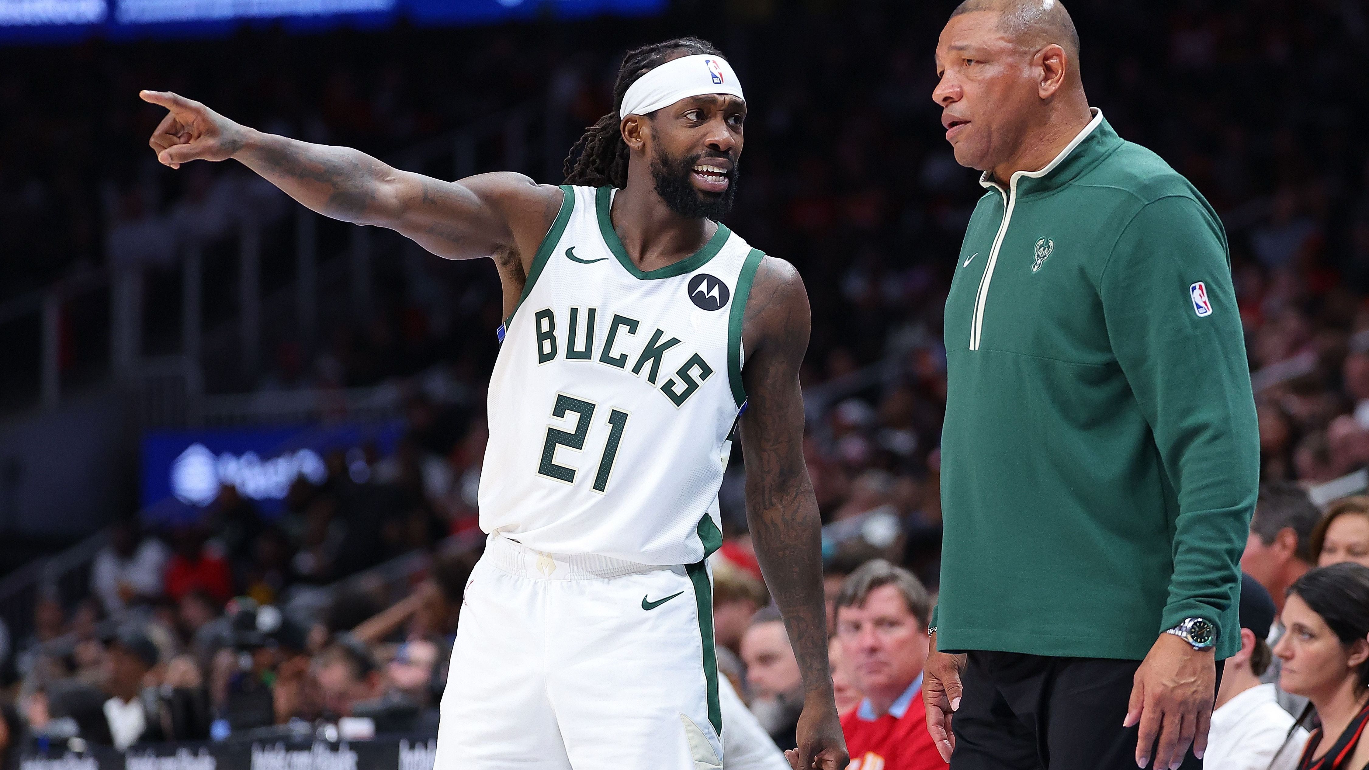 <strong>6. Milwaukee Bucks (zuvor Rang 6, 47-30)</strong> <br>Ohje, Milwaukee! Den Bucks droht Philly in der ersten Runde. Dort ist Embiid zurück. Sollte es zu diesem Duell kommen, ist ein frühes Aus für Doc Rivers nicht unrealistisch. Zu schwach präsentierte sich seine Mannschaft in den letzten Wochen. Fünf Niederlagen aus den vergangenen sechs Spielen. Zuletzt nacheinander in Washington, gegen Memphis und Toronto.