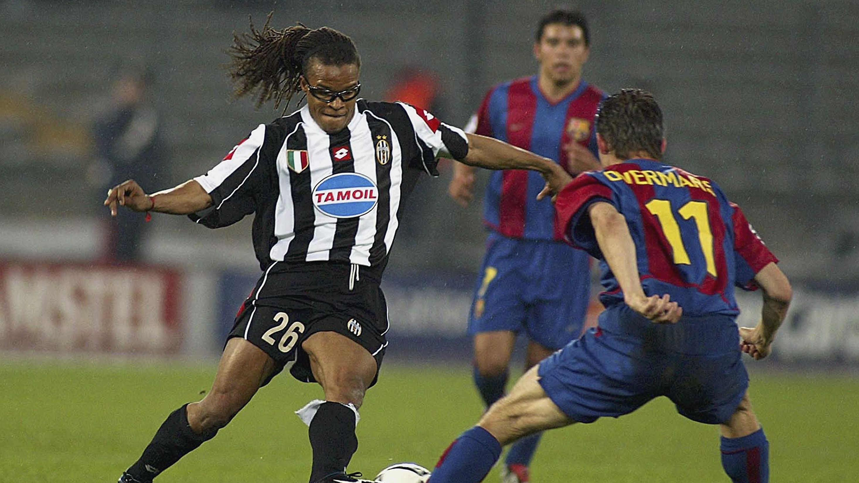 <strong>Champions League 2002/2003: Juventus düpiert Barca</strong><br>Trotz der nahezu perfekten Gruppenphase scheiterte der FC Barcelona bereits im Viertelfinale an Juventus Turin. Die "Bianconeri" konnten das Duell in der Verlängerung entscheiden, obwohl mit Edgar Davids einer ihrer besten Spieler vom Platz gestellt worden war.