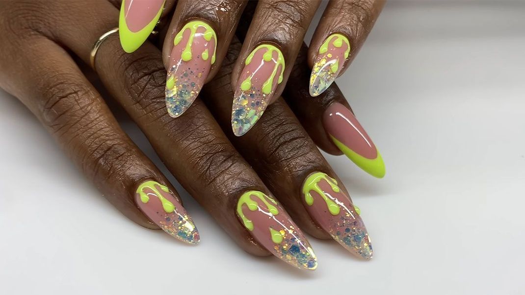 Ob Baby Boomer, French oder Neon Nails – eurer Kreativität im Naildesign der Stiletto Nails sind keine Grenzen gesetzt!