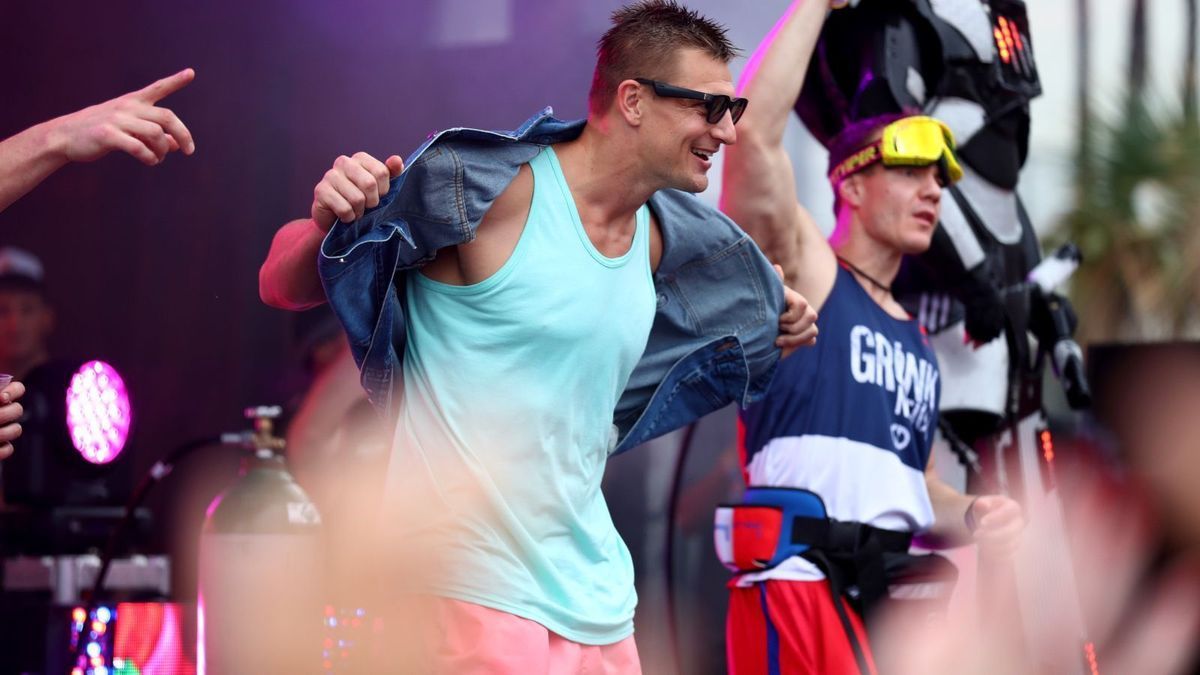 Rob Gronkowski Wrestlemania 36 1600