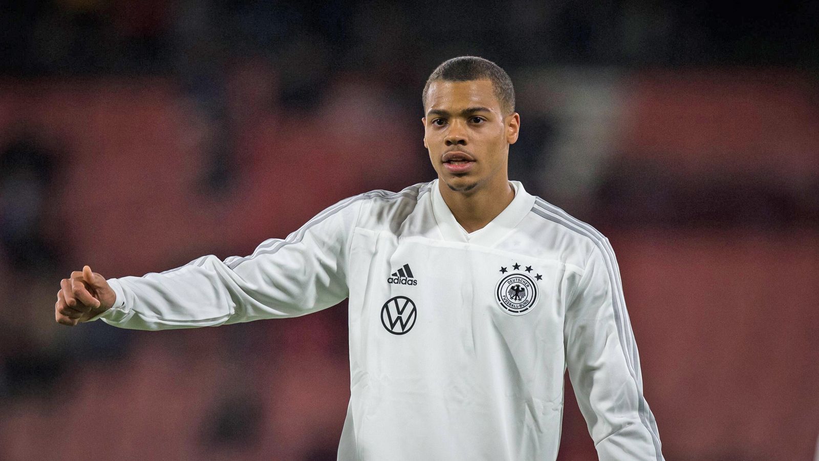 
                <strong>9 Lukas Nmecha</strong><br>
                Position: AngriffVerein: Manchester City Alter: 20 JahreU21-Länderspiele: 1/0 Tore41 Championship-Spiele/3 Tore
              