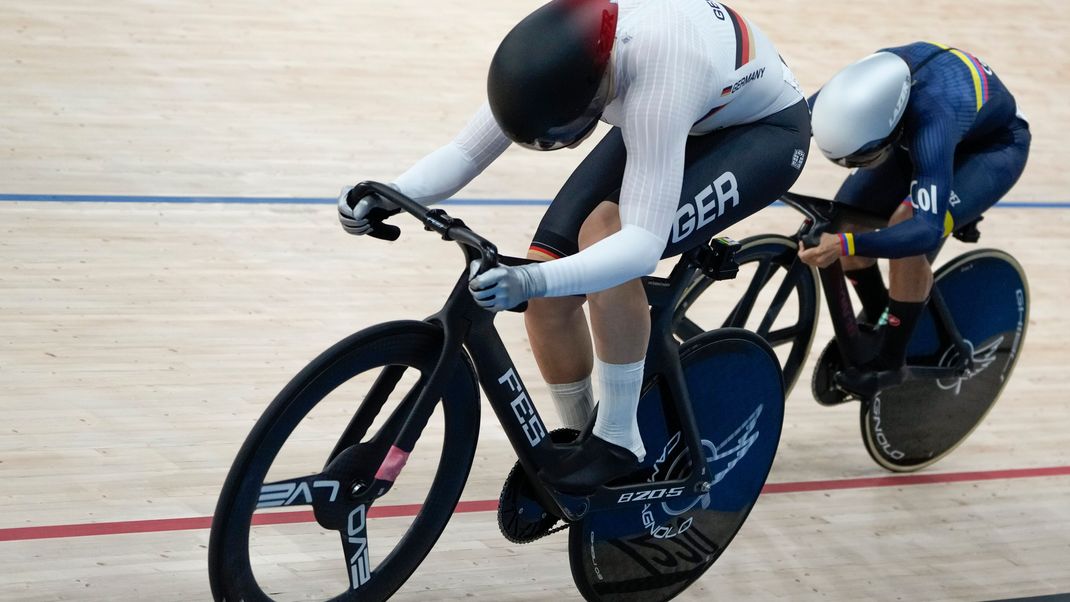 Die achtmalige Bahnradweltmeisterin Lea Sophie Friedrich hat bei den Olympischen Spielen in Paris einen Weltrekord aufgestellt. 