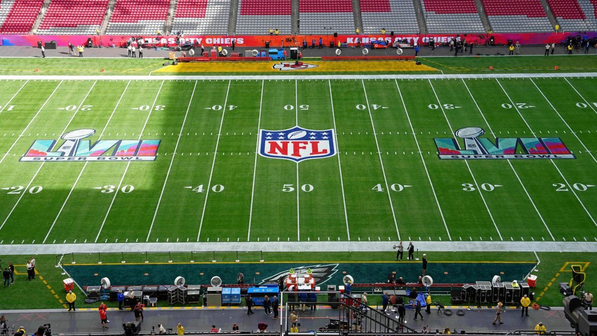 Super Bowl Rasen regt weiter auf