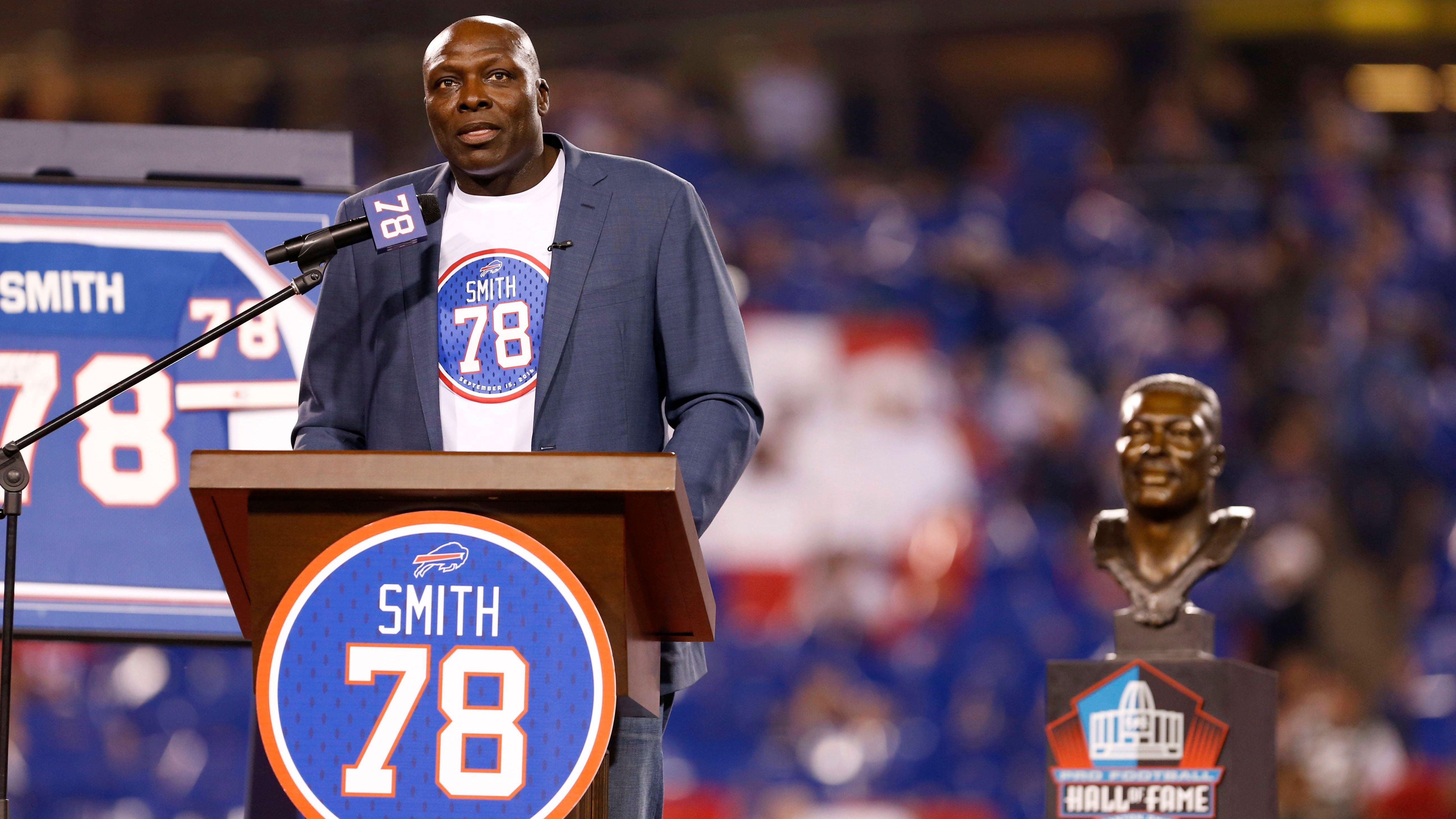 <strong>Bruce Smith (Defensive End, 1985 - 2003, Bills, Redskins)</strong><br>Er litt an der Seite von Jim Kelly. Der All-Time-Leader der NFL in Sachen Sacks (200) gehörte dem Bills-Team an, welches von 1990 bis 1993 viermal in Folge den Super Bowl verlor.