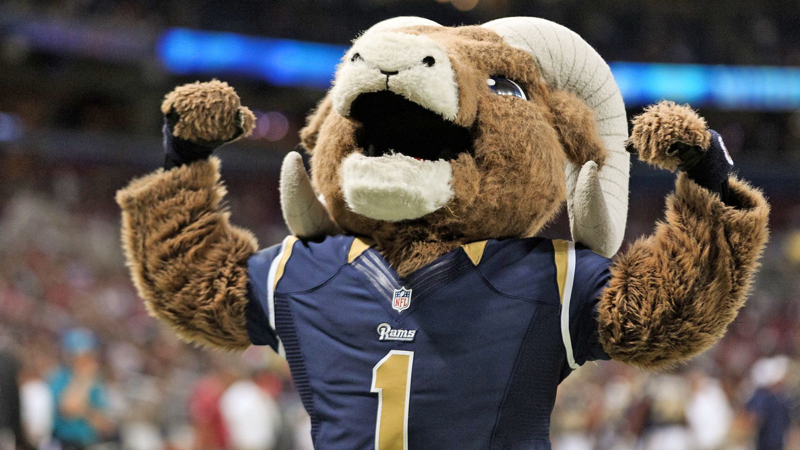 
                <strong>Los Angeles Rams: Rampage</strong><br>
                Ein ausgewachsener Schafsbock unterstützt die L.A. Rams und hört auf den Namen Rampage. "Er hat das Aussehen eines Stofftieres, aber den Körperbau eines Superhelden", sagte Rams-Vizepräsident Kevin Demoff einst über das Maskottchen.
              