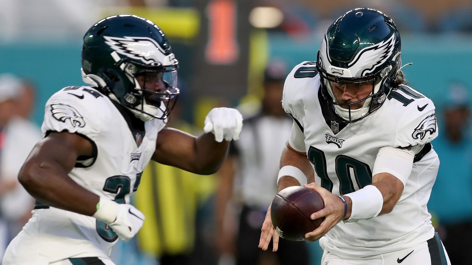 
                <strong>Philadelphia Eagles</strong><br>
                Quarterback (2): Jalen Hurts, Gardner MinshewRunning Back (3): Kenneth Gainwell, Miles Sanders, Boston ScottWide Receiver (5): A. J. Brown, Zach Pascal, Jalen Reagor, DeVonta Smith, Quez WatkinsTight End (3): Grant Calcaterra, Dallas Goedert, Jack StollOffensive Line (10): Landon Dickerson, Andre Dillard, Jack Driscoll, Lane Johnson, Cam Jurgens, Jason Kelce, Jordan Mailata, Sua Opeta, Isaac Seumalo, Josh SillsDefensive Line (9): Derek Barnett, Fletcher Cox, Jordan Davis, Brandon Graham, Javon Hargrave, Tarron Jackson, Josh Sweat, Marlon Tuipulotu, Milton Williams Linebacker (8): Shaun Bradley, Nakobe Dean, T. J. Edwards, Kyron Johnson, Patrick Johnson, Haason Reddick, Davion Taylor, Kyzir WhiteSecondary (10): Reed Blankenship, James Bradberry, Marcus Epps, C.J. Gardner-Johnson, Josh Jobe, Avonte Maddox, Zech McPhearson, Josiah Scott, Darius Slay, K'Von Wallace Specialists (3): Jake Elliott, Rick Lovato, Arryn Siposs
              