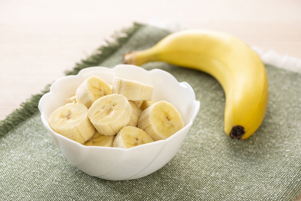 Kalium braucht der Körper für den Kohlenhydrat-Stoffwechsel und die Nerven-Impuls-Übertragung. Gute Quellen: Kartoffeln, Bananen, Avocados und Spinat.