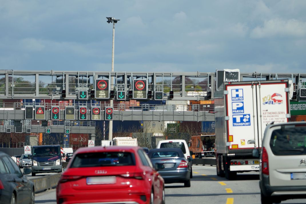 Rund um den Elbtunnel wird es am Wochenende zu Behinderungen kommen. 