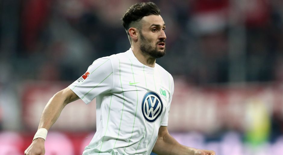 
                <strong>Daniel Caligiuri (FC Schalke 04)</strong><br>
                Der FC Schalke 04 gibt die Verpflichtung von Daniel Caligiuri bekannt. Der 29-Jährige wechselt nach dem obligatorischen Medizincheck von Wolfsburg zu den Knappen und wird einen Vertrag bis zum Sommer 2020 unterzeichnen. "Wir haben nach einem flexiblen Spieler Ausschau gehalten, der sowohl links als auch rechts spielen kann und die Bundesliga kennt. Beides trifft auf Daniel Caligiuri zu", sagte Schalkes Sportvorstand Christian Heidel zur dritten Winter-Neuverpflichtung nach Holger Badstuber und Guido Burgstaller. Als Ablöse sollen laut "Sportbild" 2,5 Millionen Euro fließen.
              